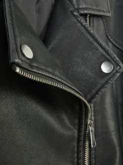 Bikerjack Van Imitatieleer Met Scheuren En Gaten