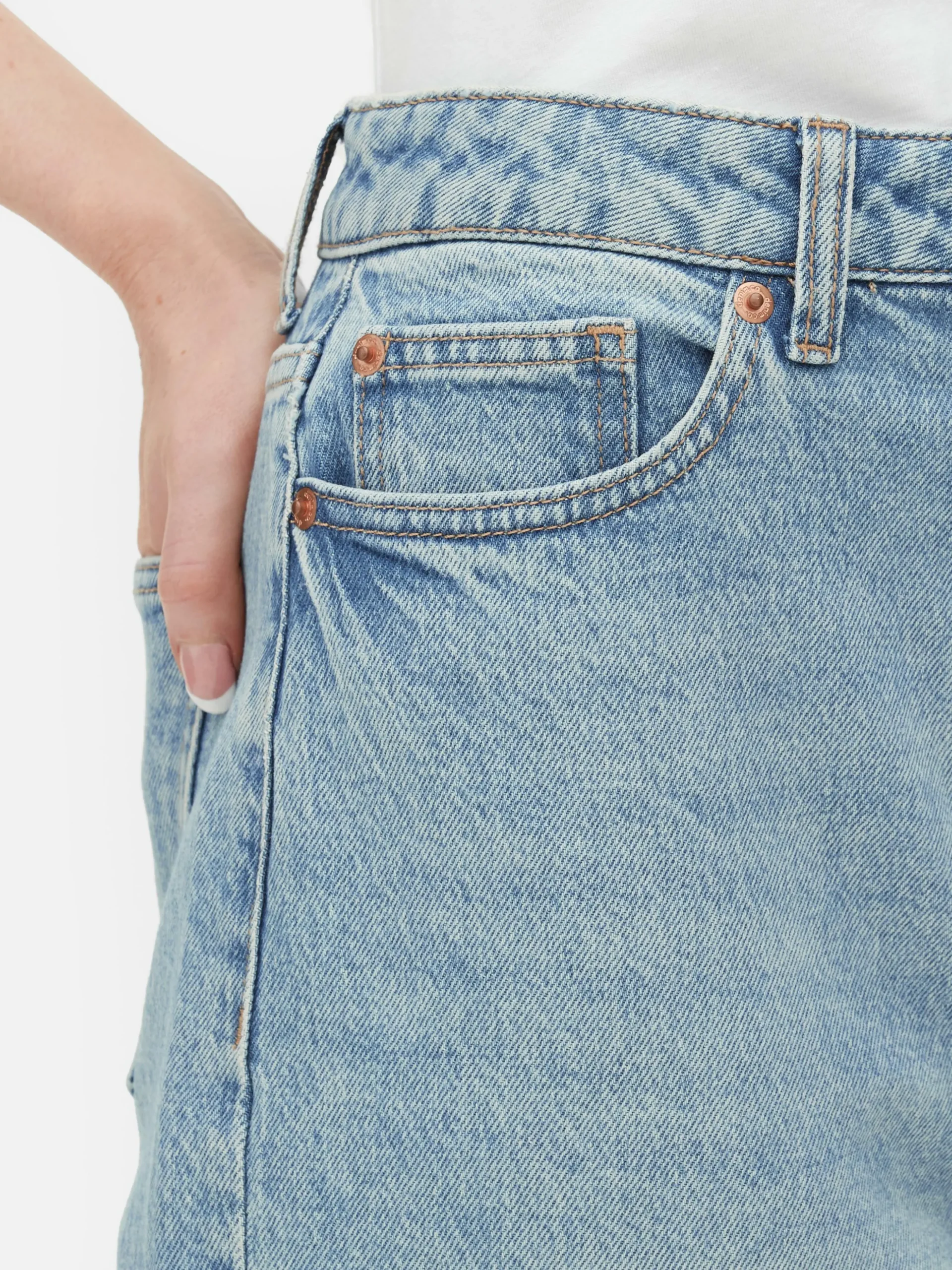 Jeans Met Rechte Pijpen En Korte Zoom