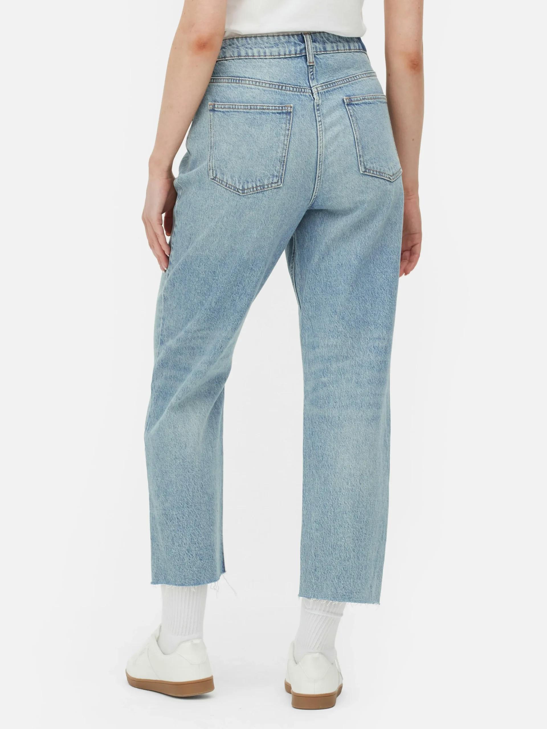 Jeans Met Rechte Pijpen En Korte Zoom