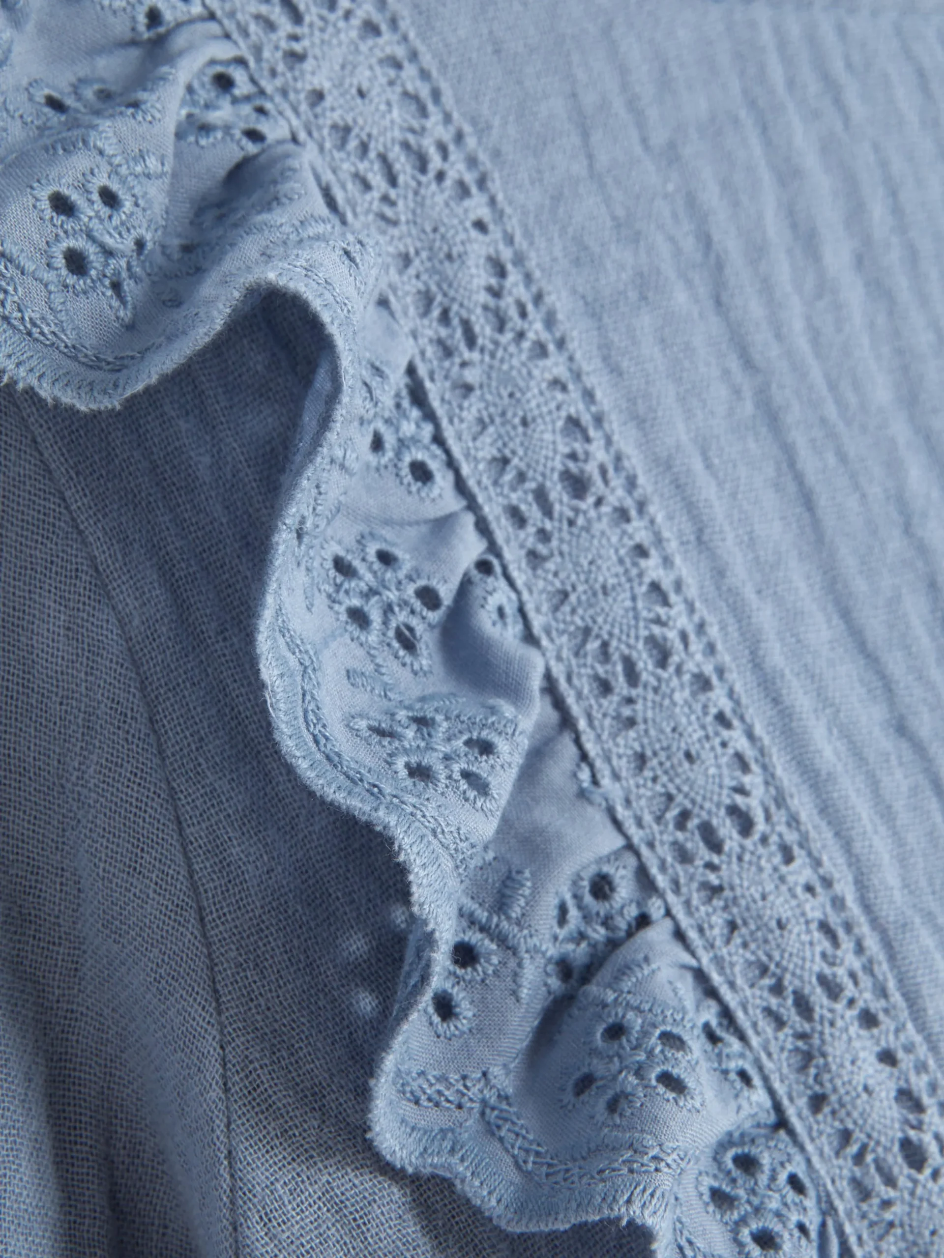 Jurk Met Broderie Anglaise En Stroken