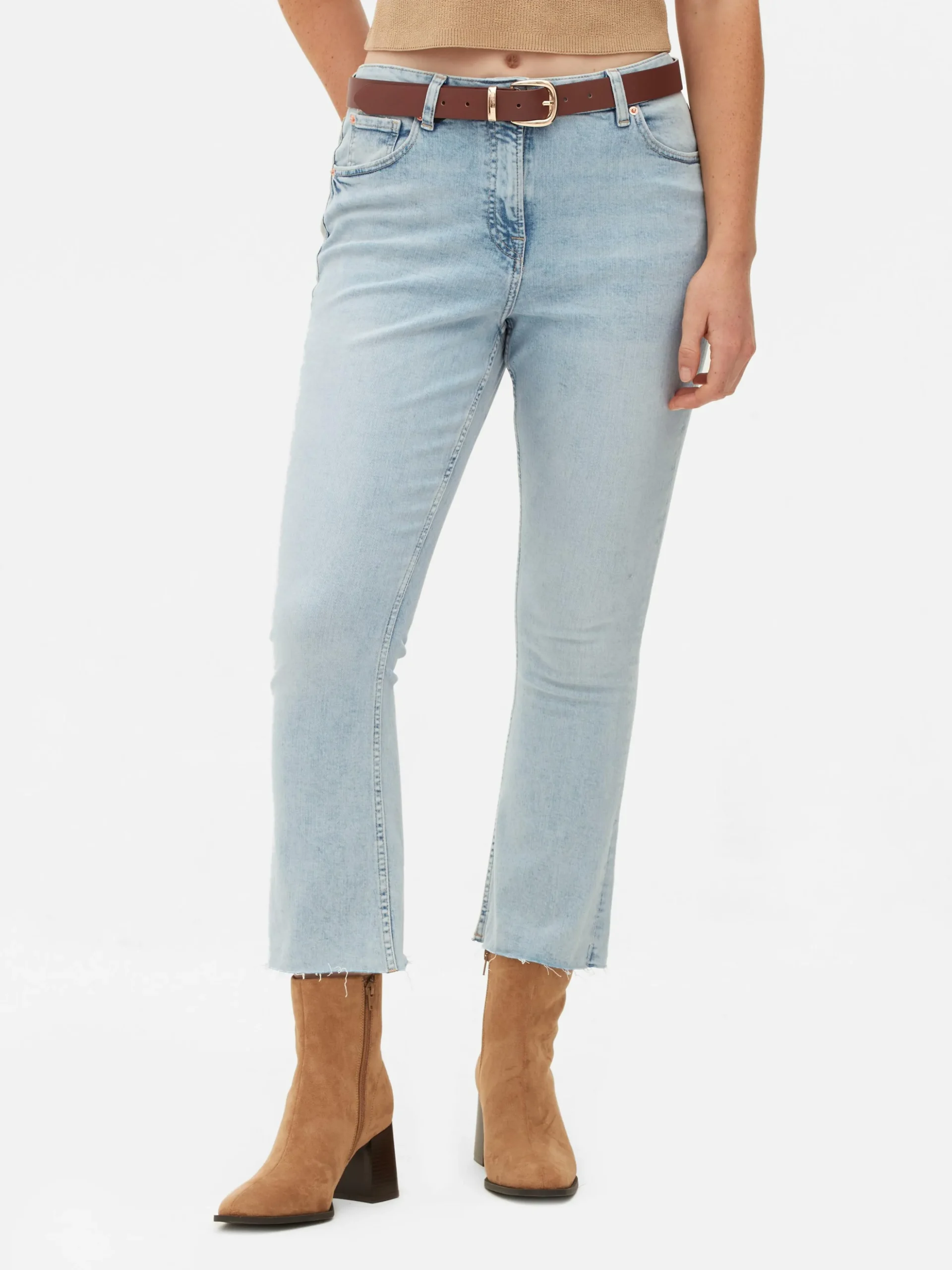 Korte Jeans Met Wijd Uitlopende Pijpen