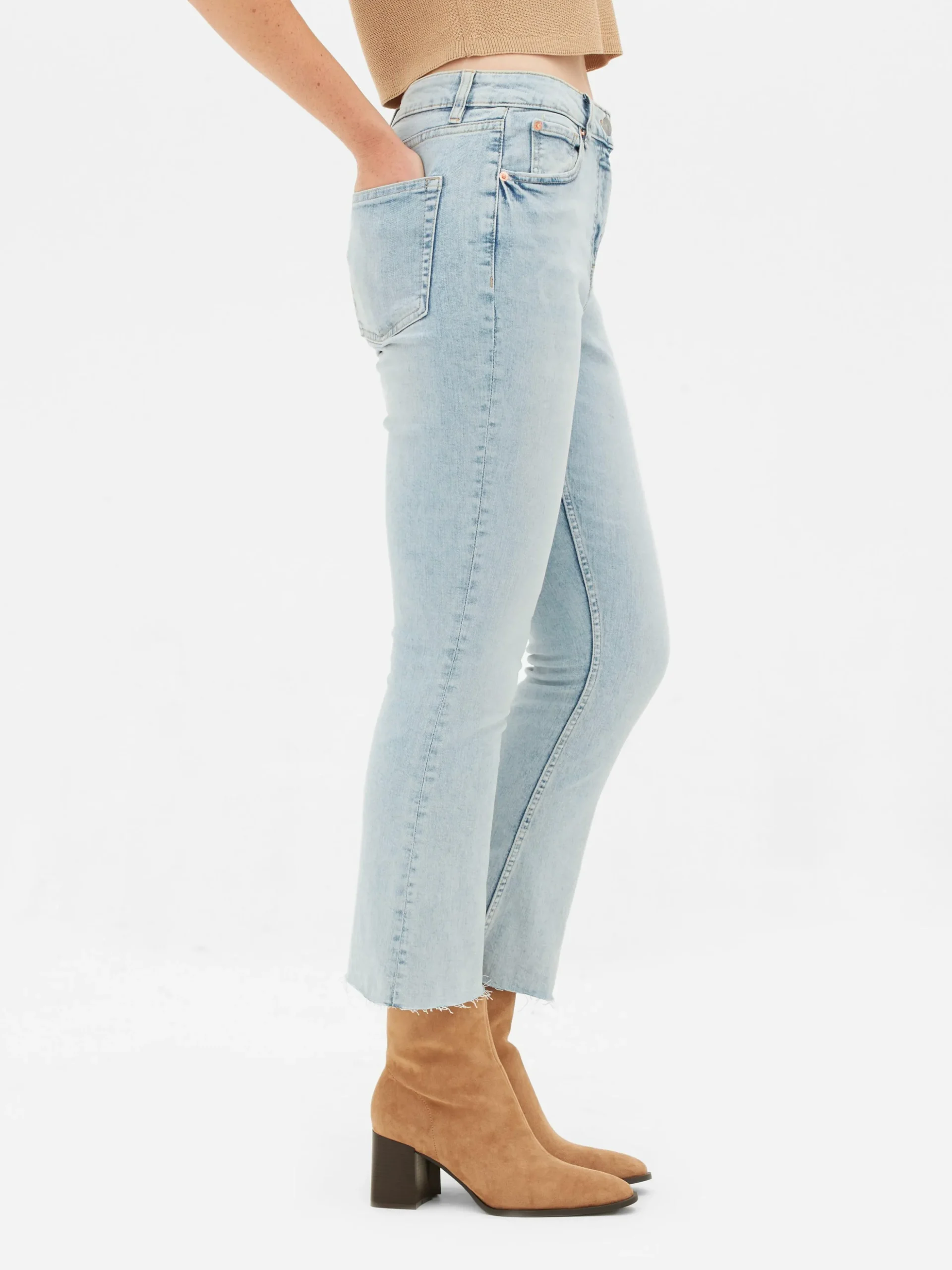 Korte Jeans Met Wijd Uitlopende Pijpen