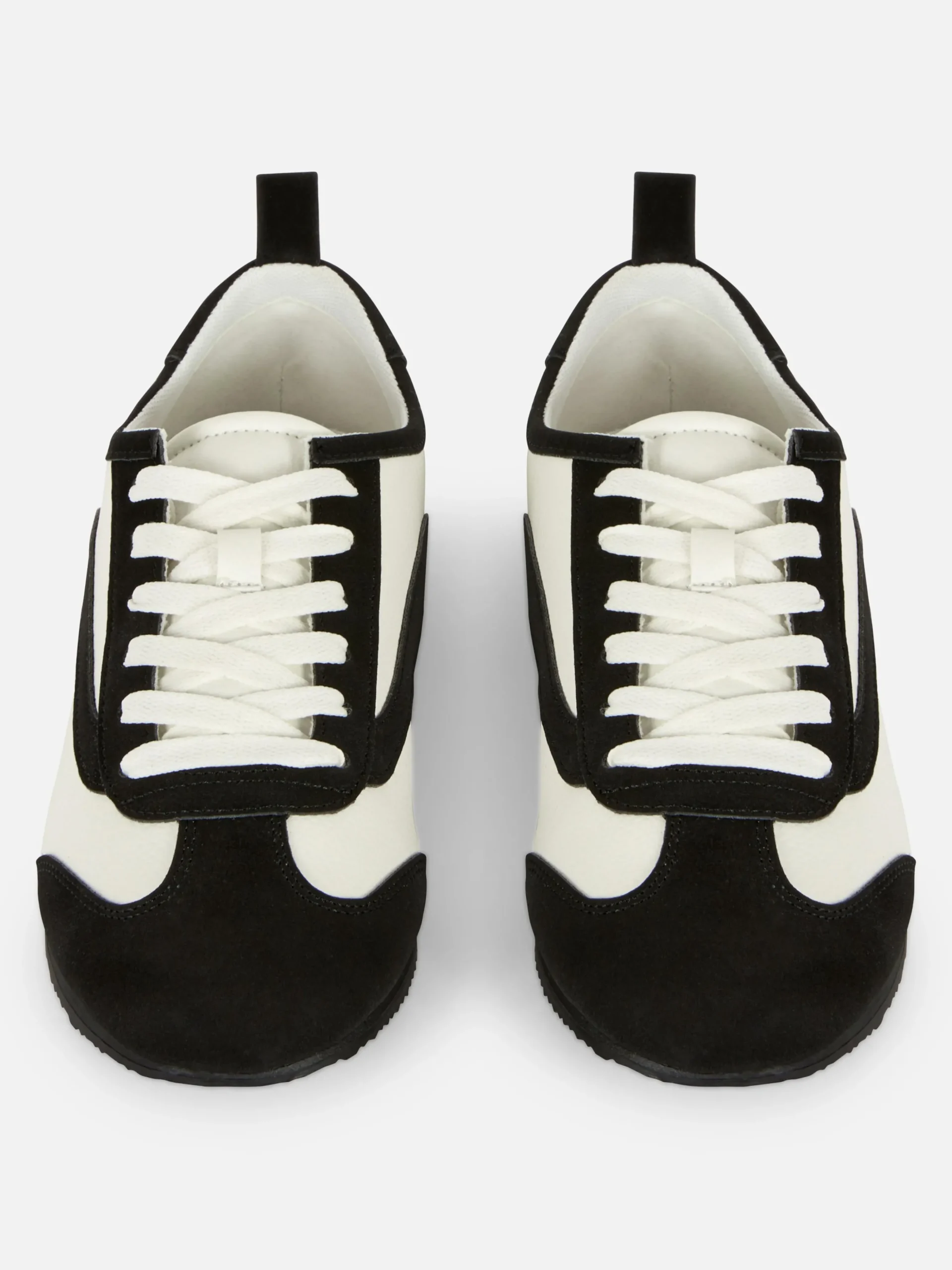 Lage Sneakergympen Met Veters