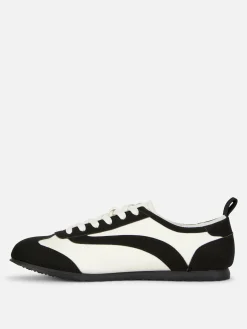 Lage Sneakergympen Met Veters