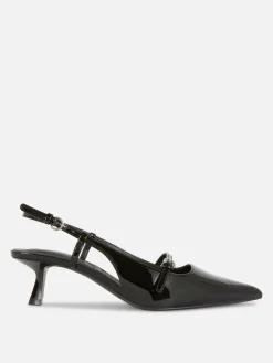 Lakleren Pumps Met Lage Hak En Gespriempje