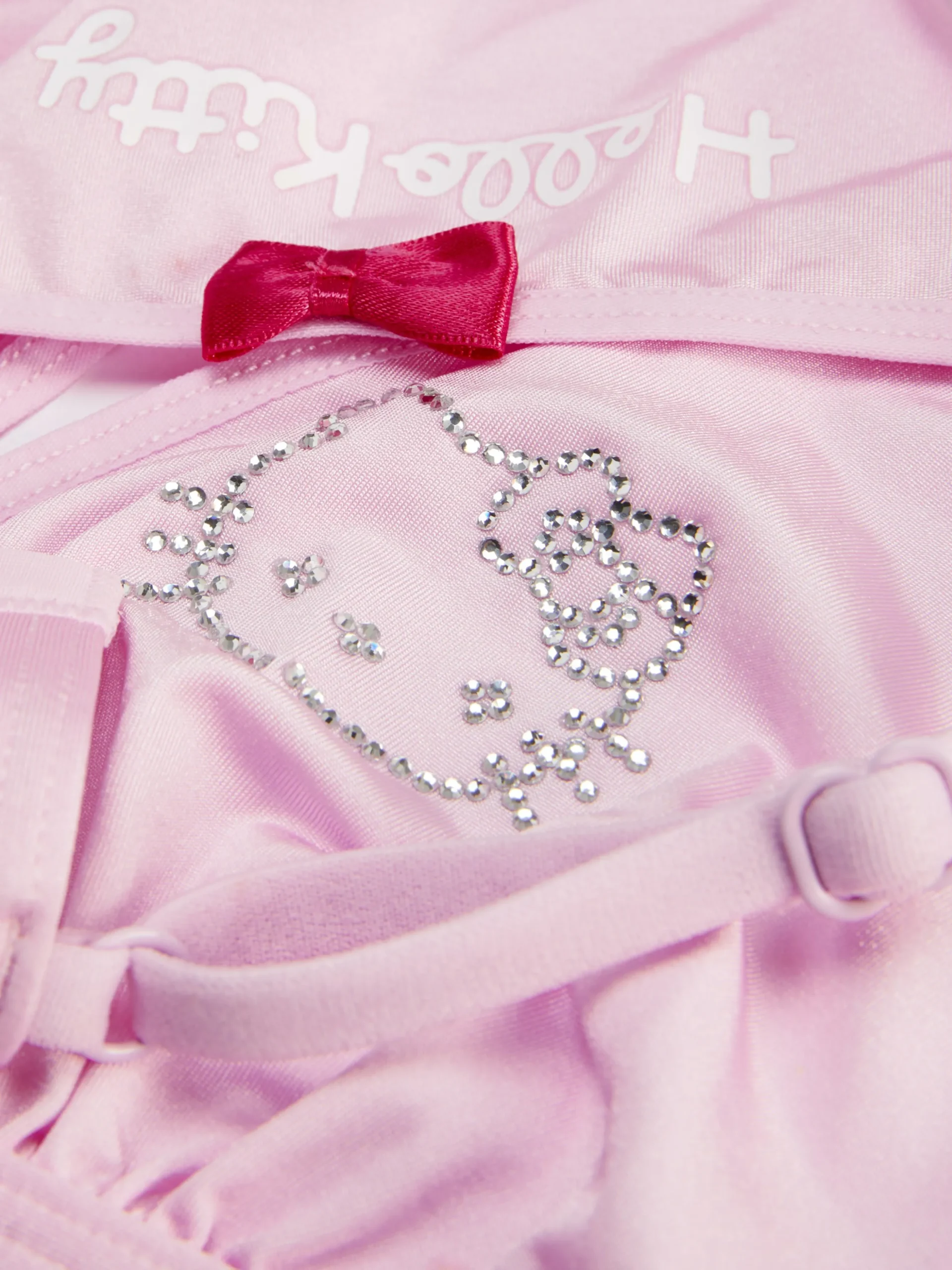 Lingerieset Van Beha En String Met Stras Hello Kitty