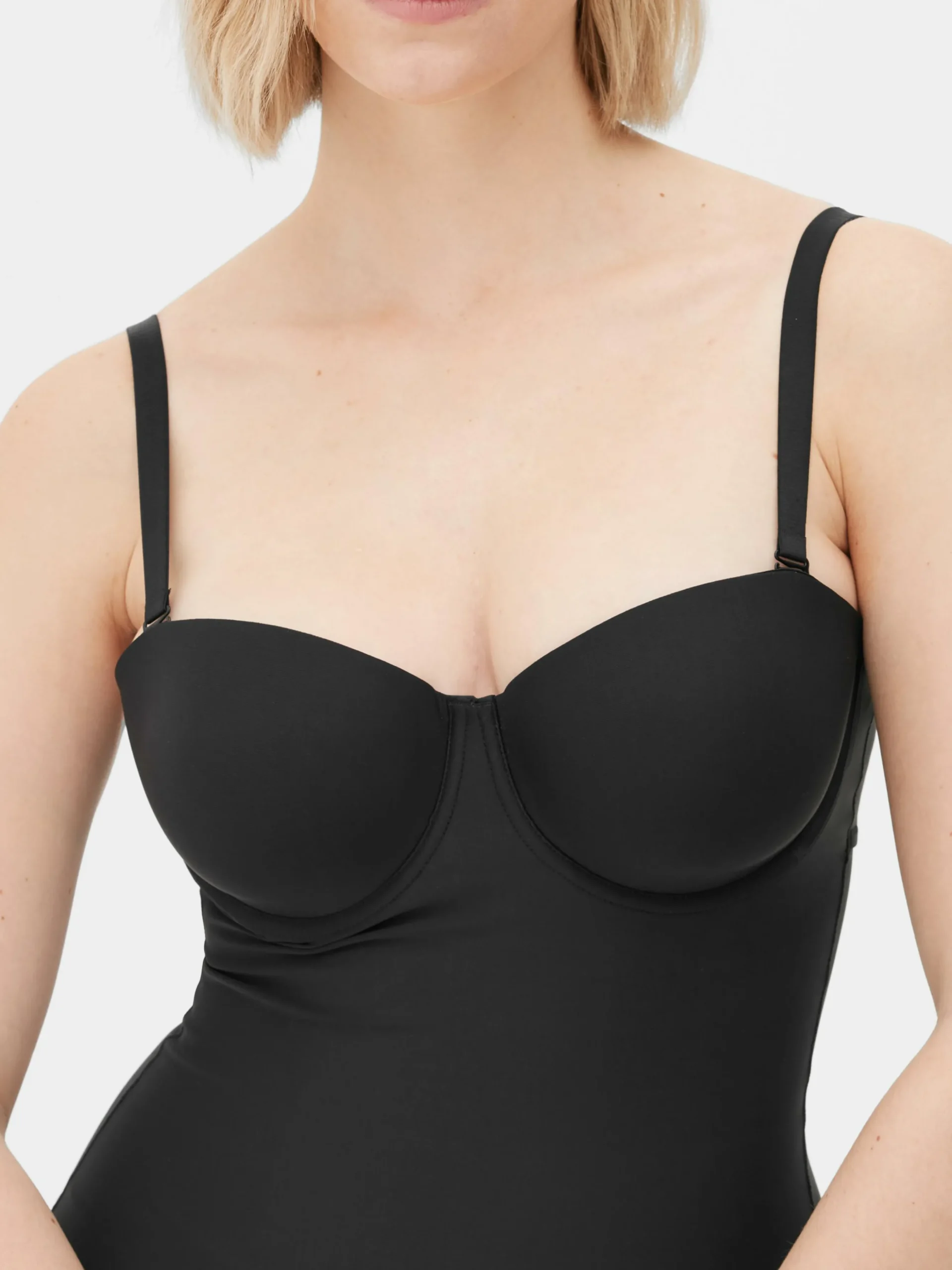 Lycra Shapewear Bodysuit Met Cup
