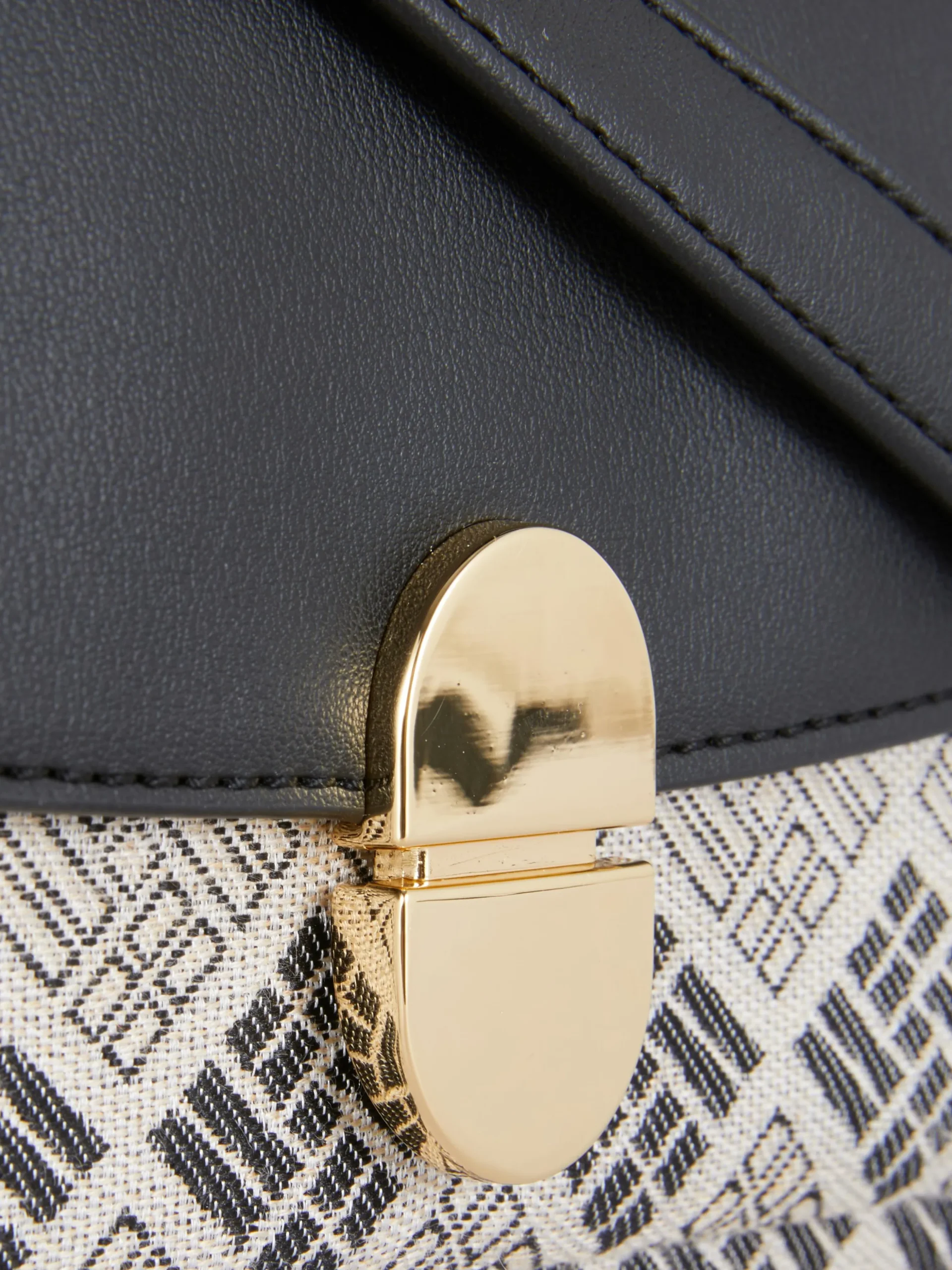 Minischoudertas Met Monogram