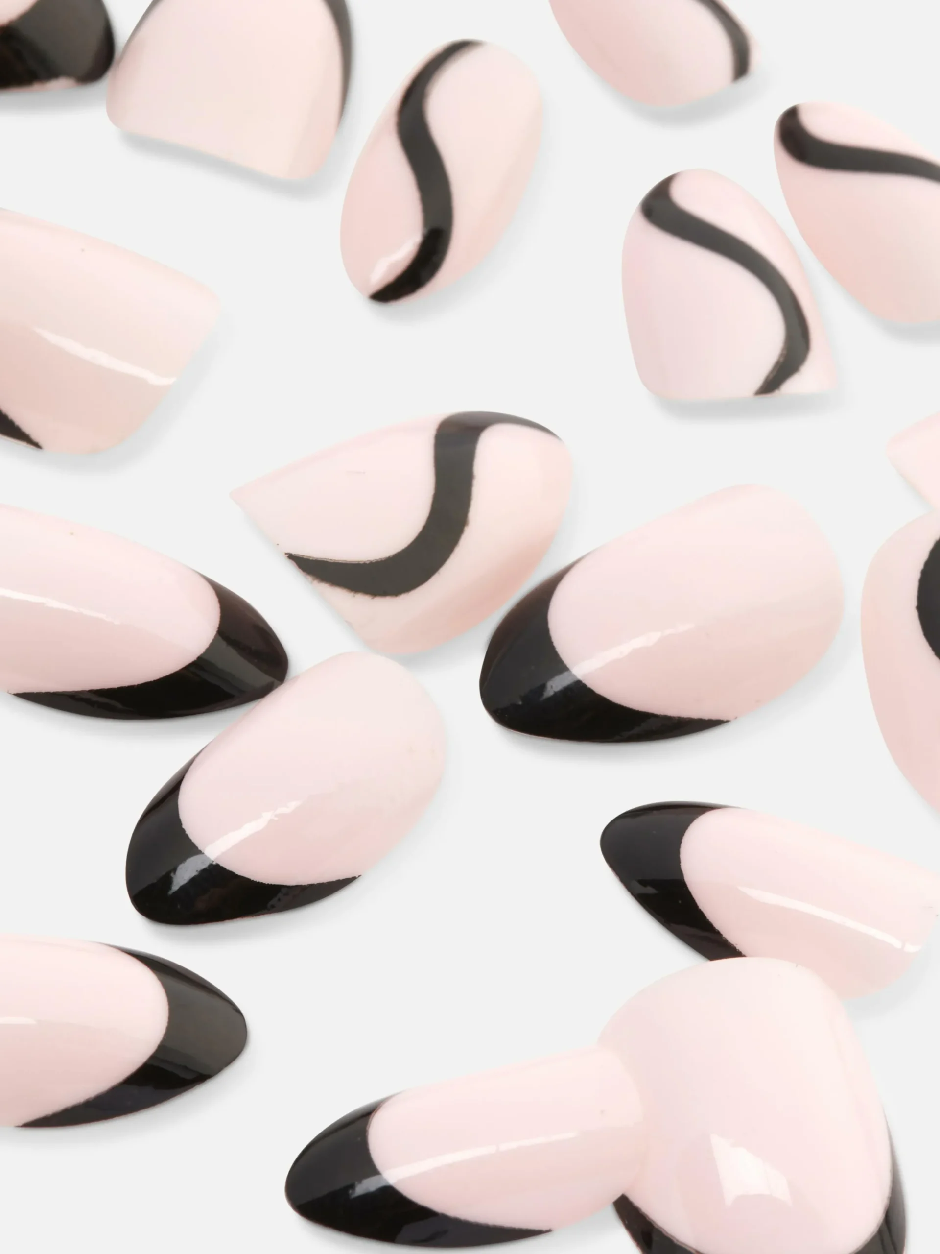 PS... Glanzende Kunstnagels Met Contrasterende Tip