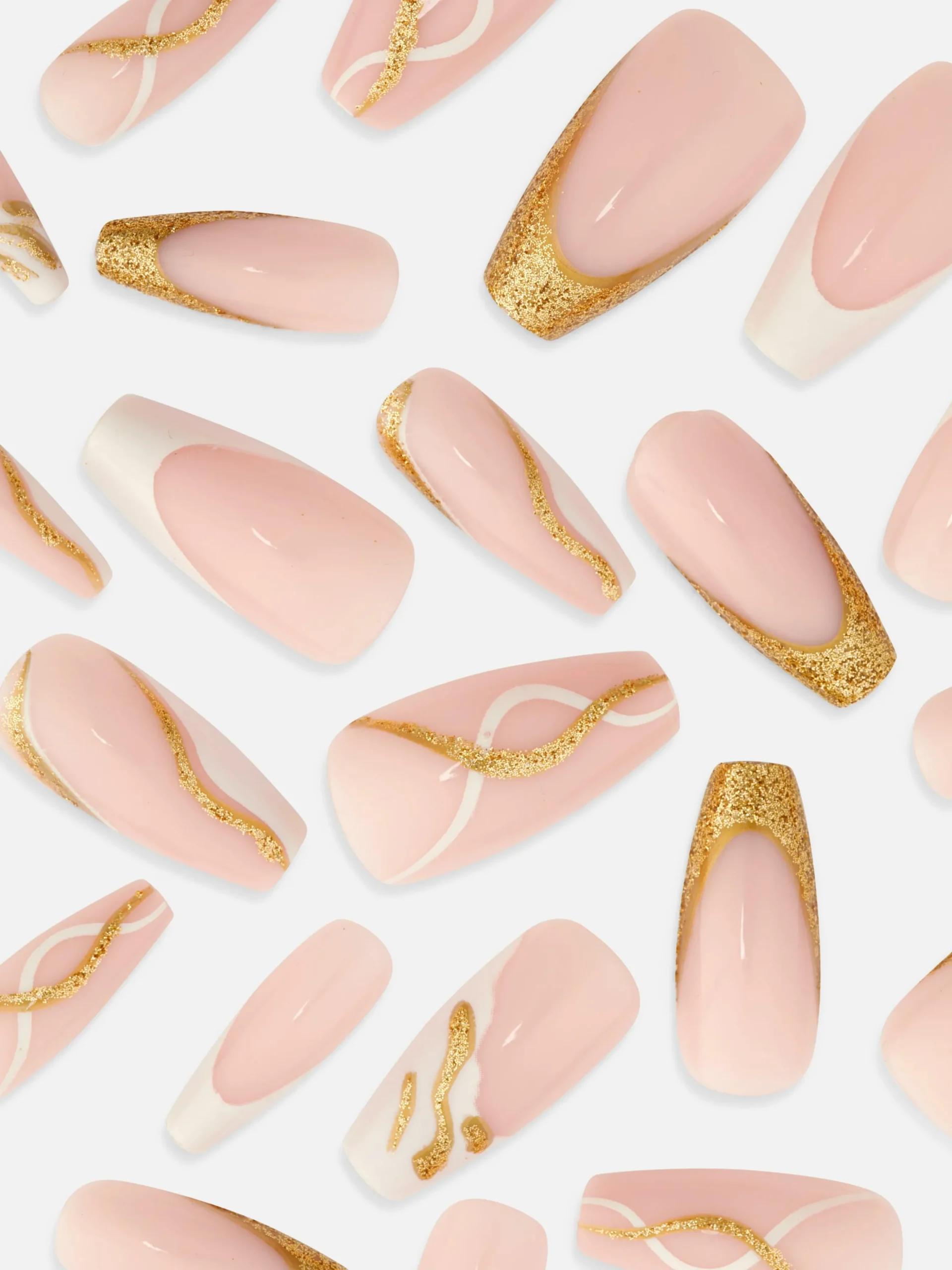 PS... Glanzende Stilettokunstnagels Met Swirl