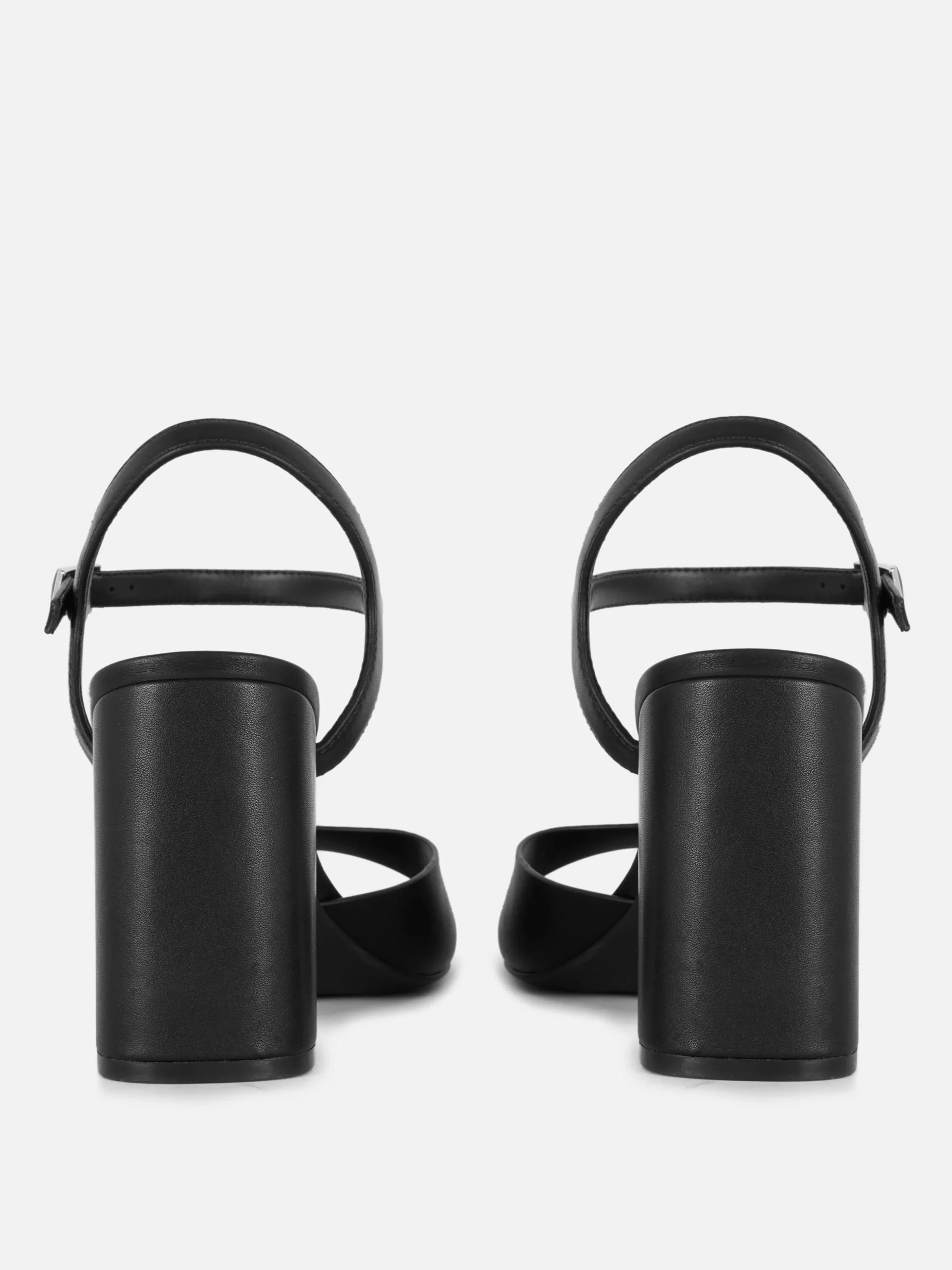 Pumps Met Brede Pasvorm, Blokhak En Bandjes