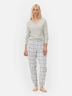 Pyjama Met Geruite Broek En Shirt Met Lange Mouwen
