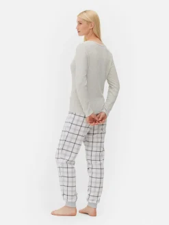 Pyjama Met Geruite Broek En Shirt Met Lange Mouwen
