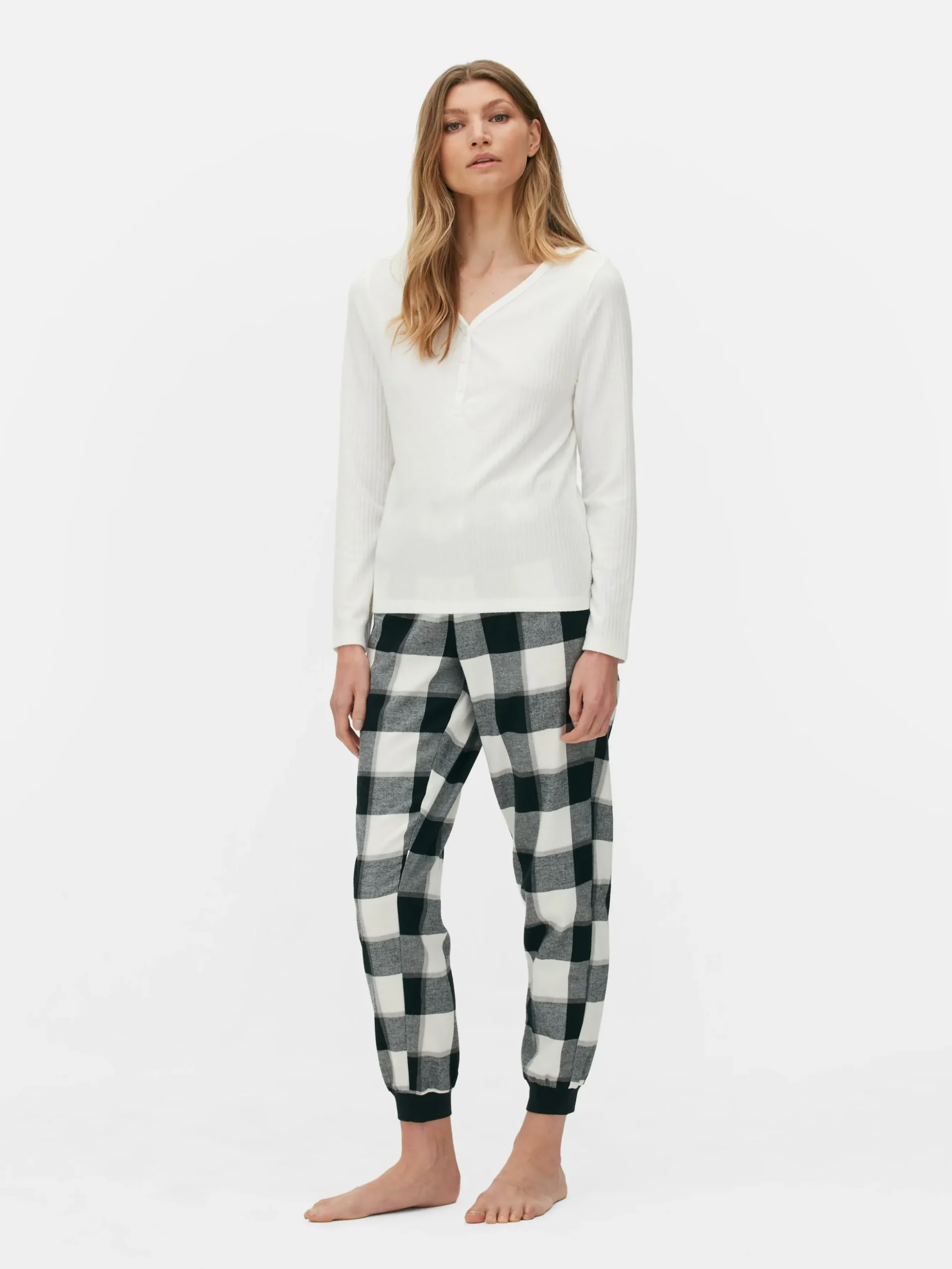 Pyjama Met Geruite Broek En Shirt Met Lange Mouwen