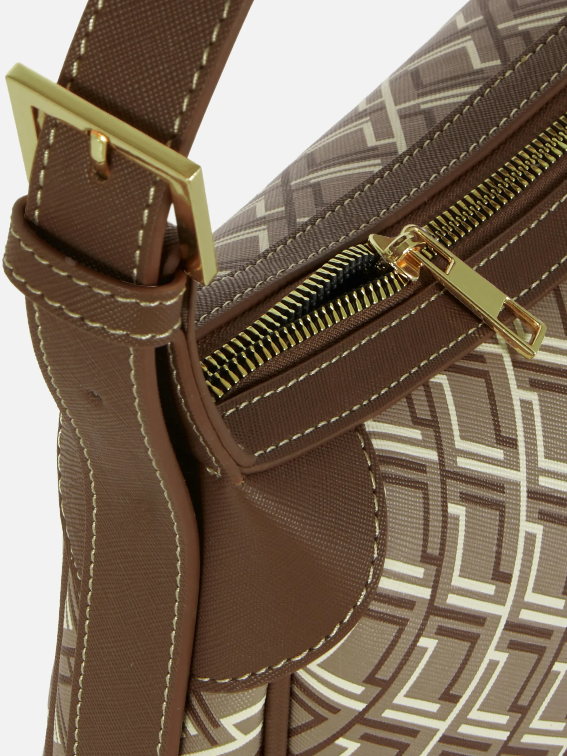 Ruime Shopper Met Monogram