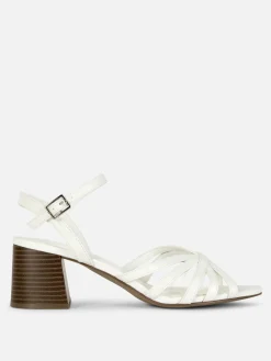 Sandalen Met Gekruiste Bandjes En Hoge Hakken