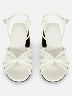 Sandalen Met Gekruiste Bandjes En Hoge Hakken