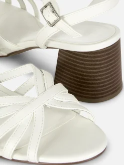 Sandalen Met Gekruiste Bandjes En Hoge Hakken