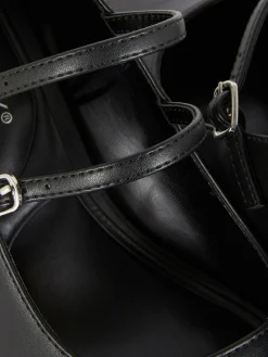 Schoenen Met T-bandje Van Imitatieleer