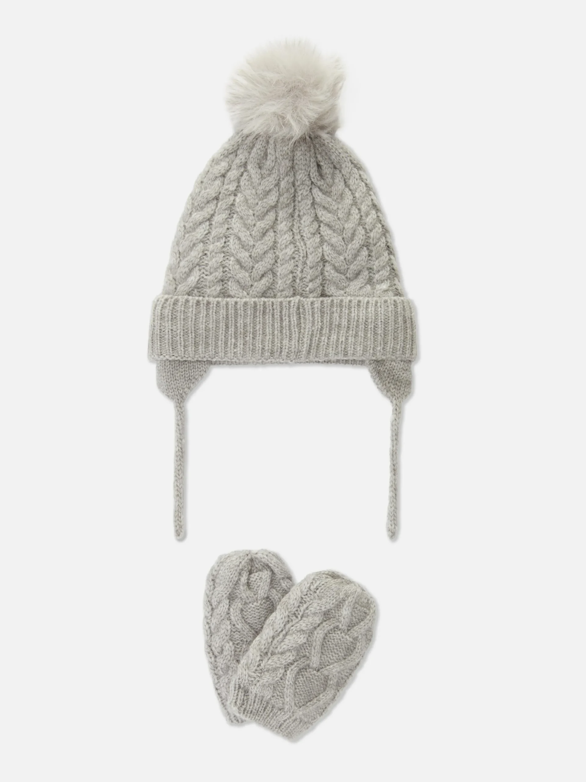 Set Van Kabelgebreide Beanie En Wanten