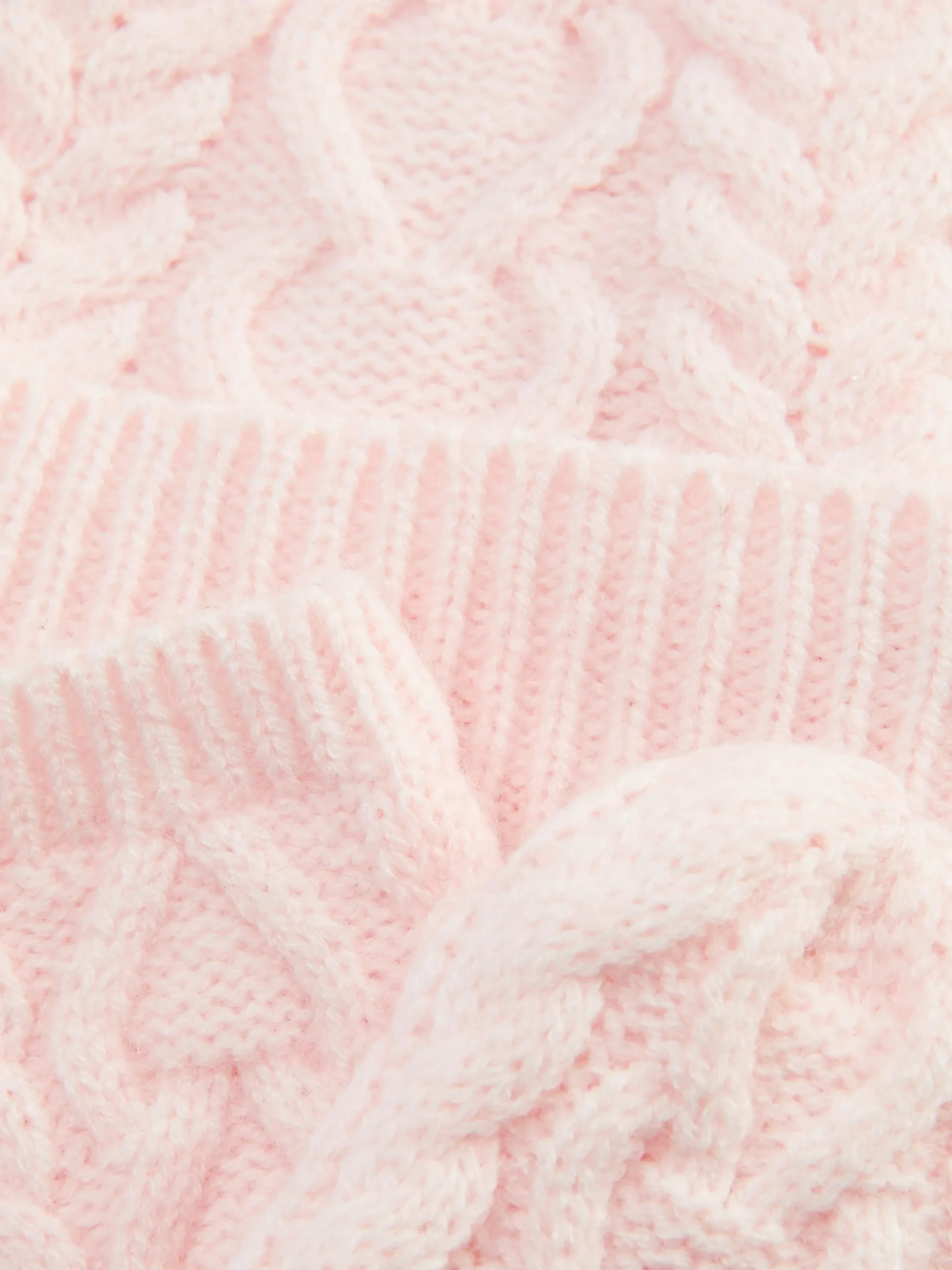 Set Van Kabelgebreide Beanie En Wanten