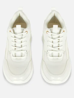 Sneakers Met Sleehak En Metalen Afwerking