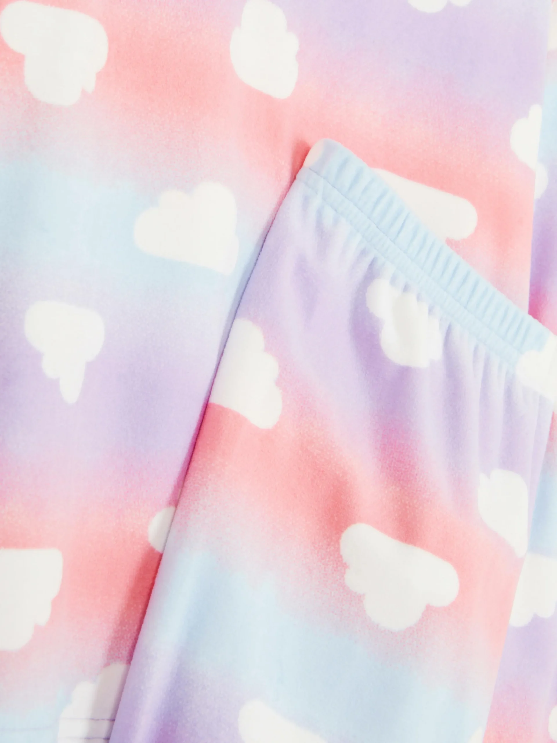 Velours Pyjama Met Wolken En Kleurverloop
